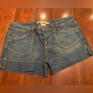 Short jean shorts